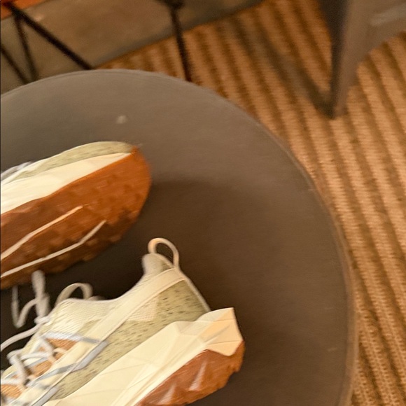 New Balance Tektrel Womens 8 Sneakers Sea Salt Cork Trail Running - Picture 9 of 12